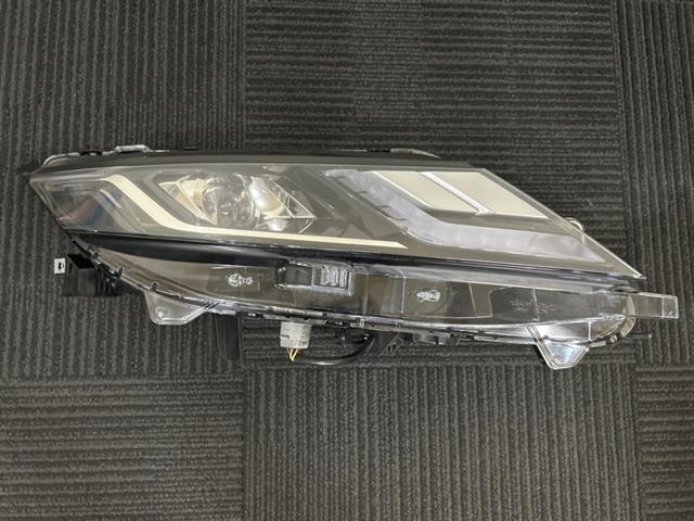Mitsubishi L200/Triton KL 2019-on R Headlight (LED)