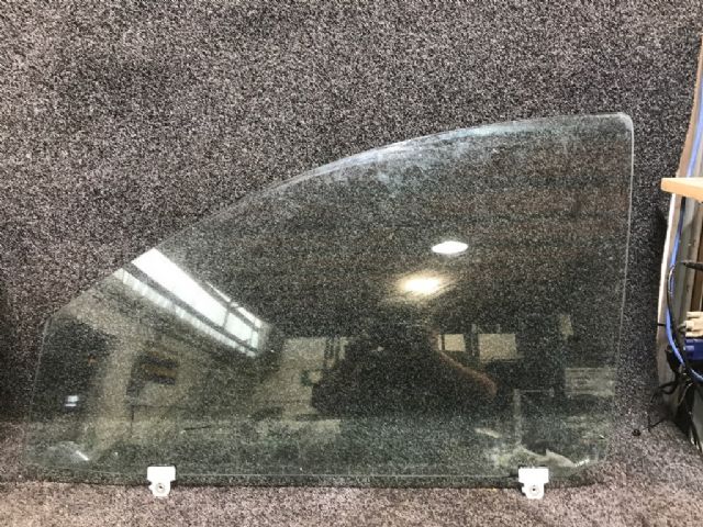 Mitsubishi Pajero Sport KS1 LF Door Glass