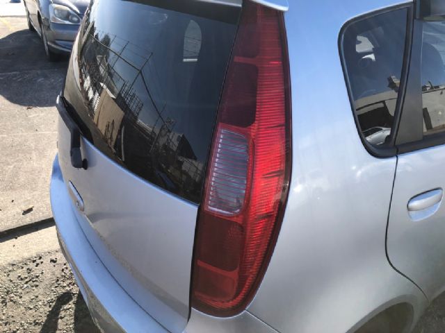 Mitsubishi Colt Z25A R Tail Light
