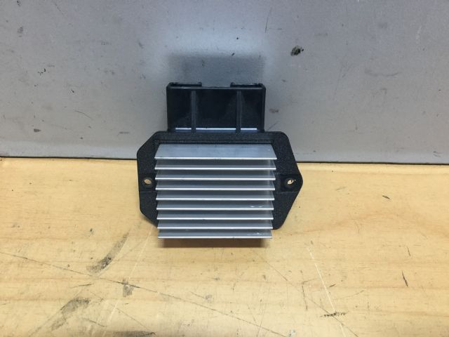 Mitsubishi Pajero V97W Heater Fan Resistor