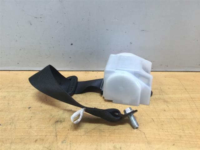 Mitsubishi L200/Triton KL 2019-on Rear Centre Seat Belt