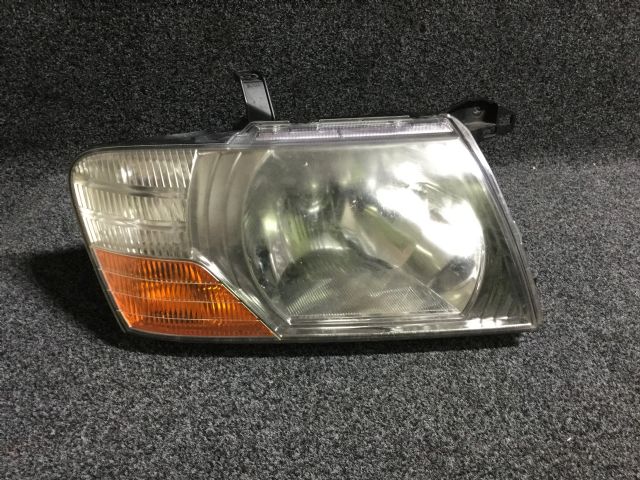 Mitsubishi Pajero V77W R Headlight (Halogen)