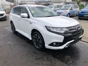 Mitsubishi Outlander GG2W Hybrid